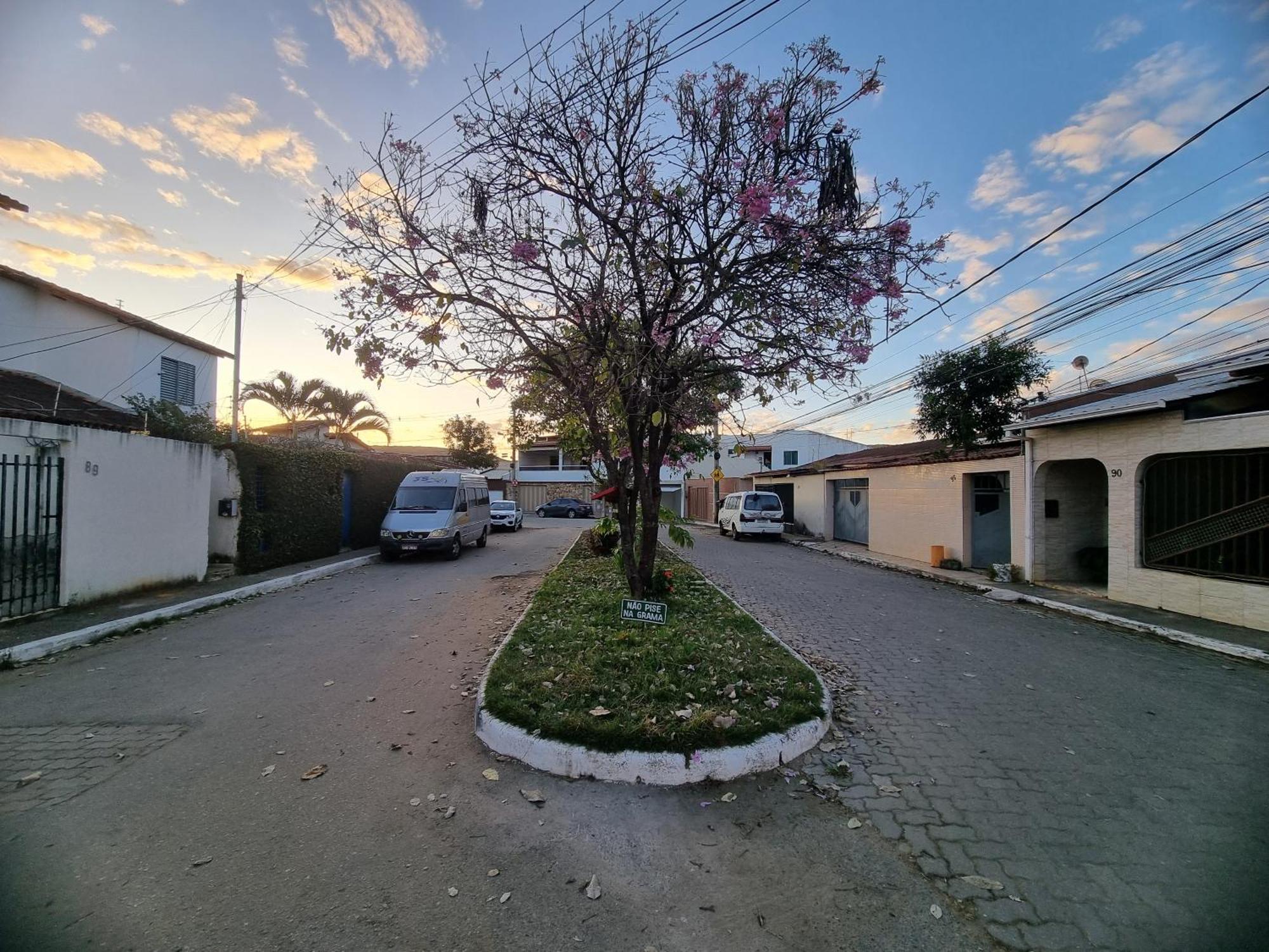 Th 101 - Flat Com Banheira De Hidromassagem Lägenhet Governador Valadares Exteriör bild